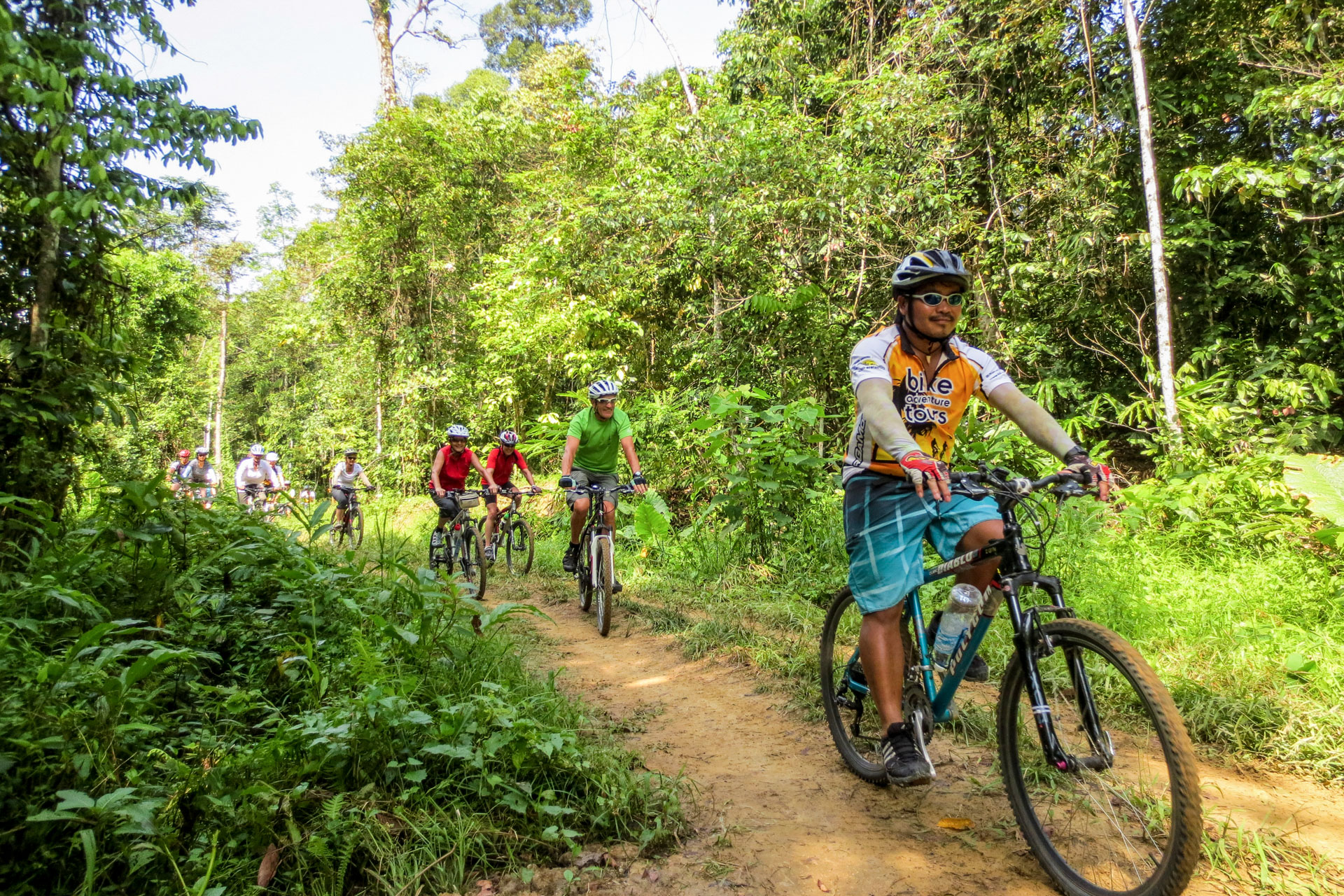 Biken durch den Dschungel