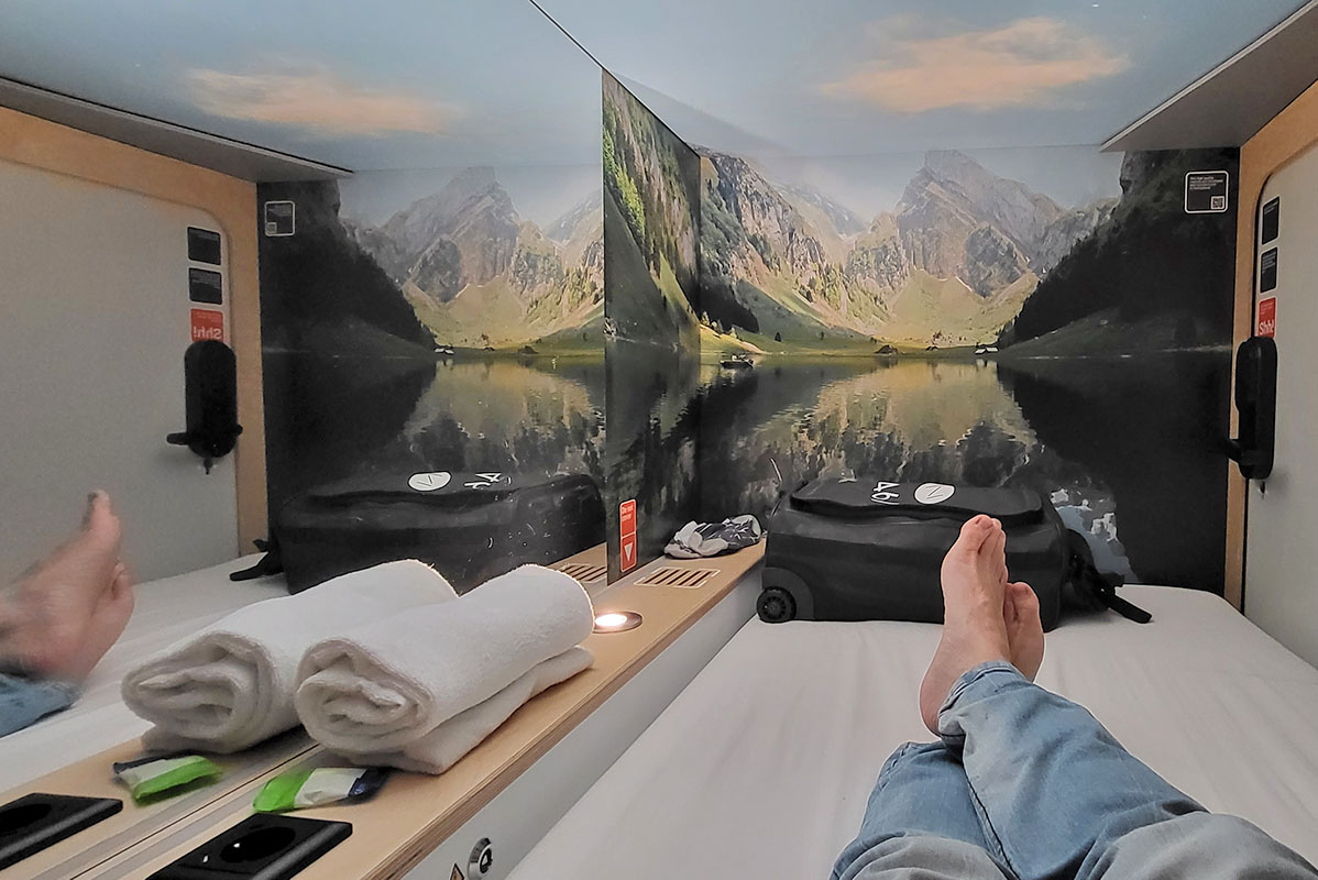 Übernachten im Capsule Hotel am Flughafen Zürich